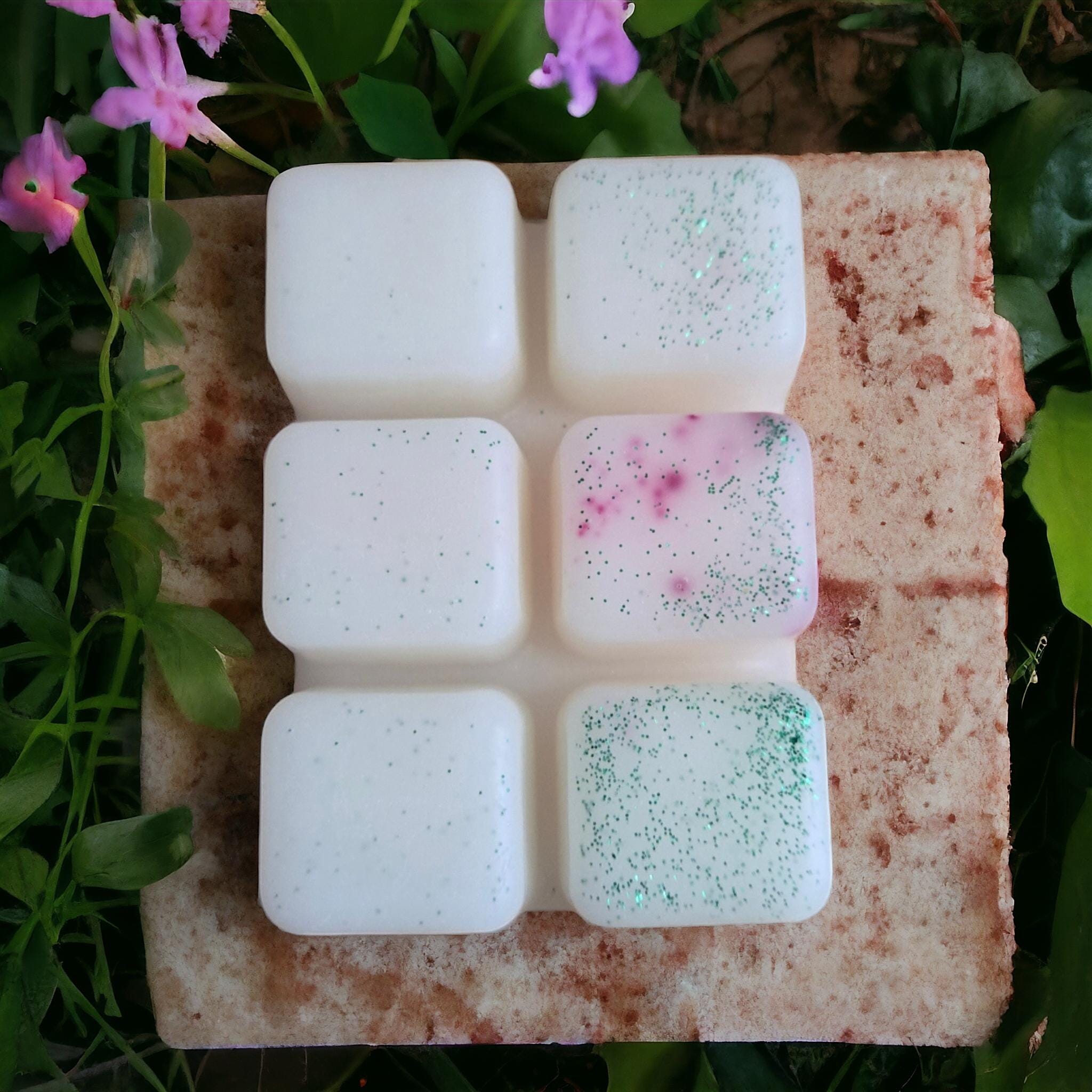 Whispering Tombs • Hyacinth, Lily & Violet Wax Melt